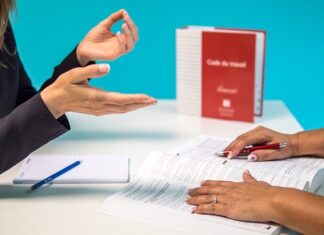 Czy Kodeks spółek handlowych definiuje spółkę prawa handlowego?